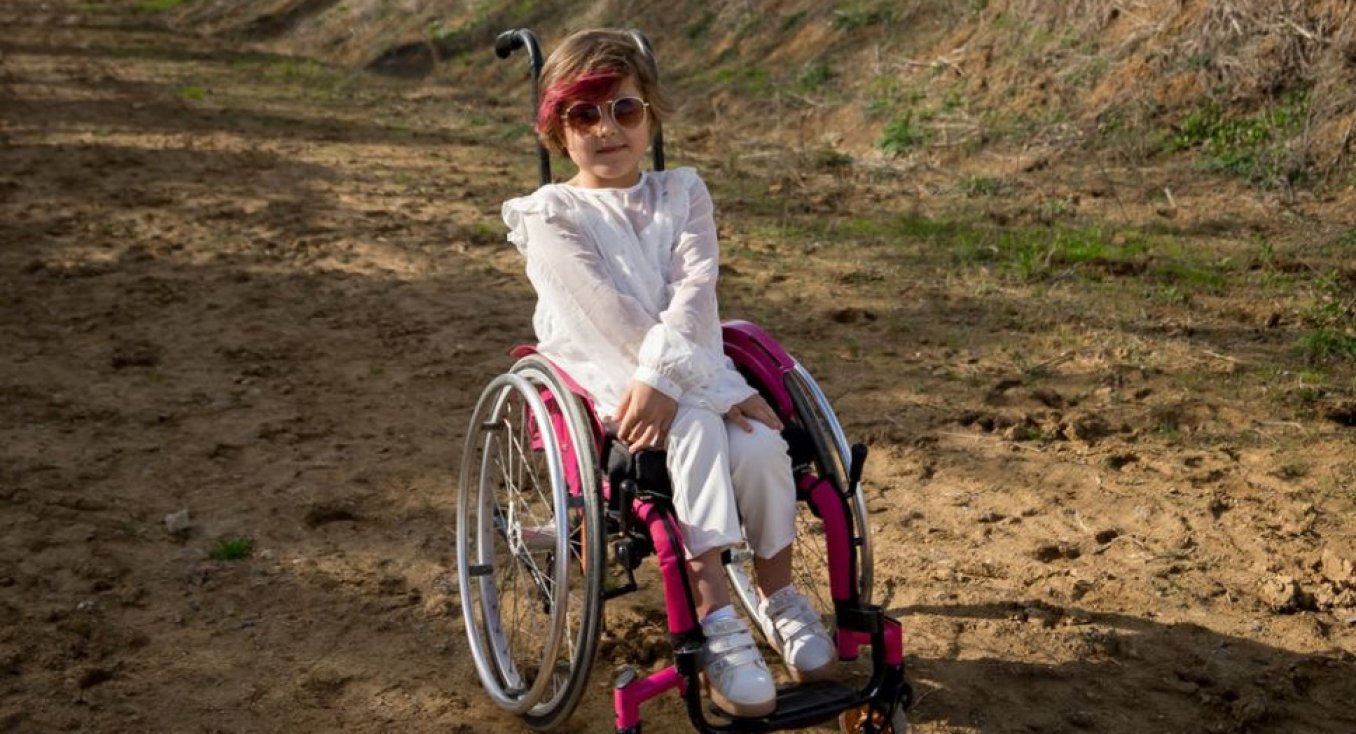 Patarimai žmonėms, vežantiems neregius neįgaliųjų vežimėliais 
