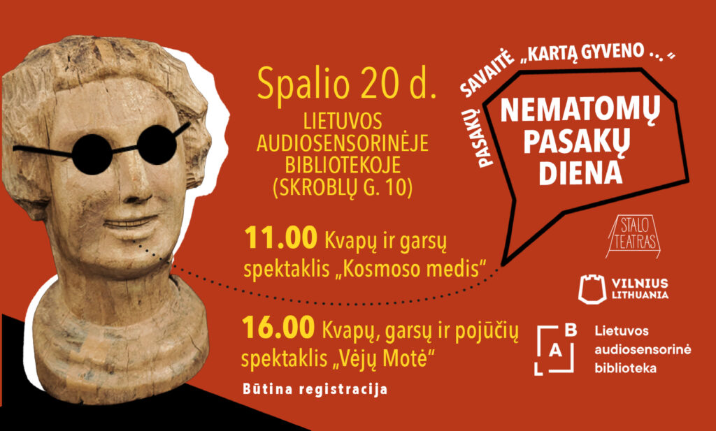 Besišypsanti statulos galva su juodais akiniais.